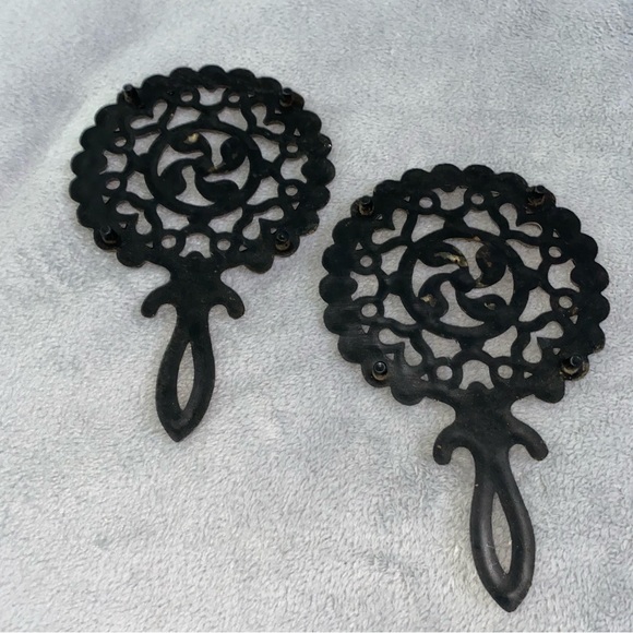 Vintage Plastic Trivets - Picture 4 of 6